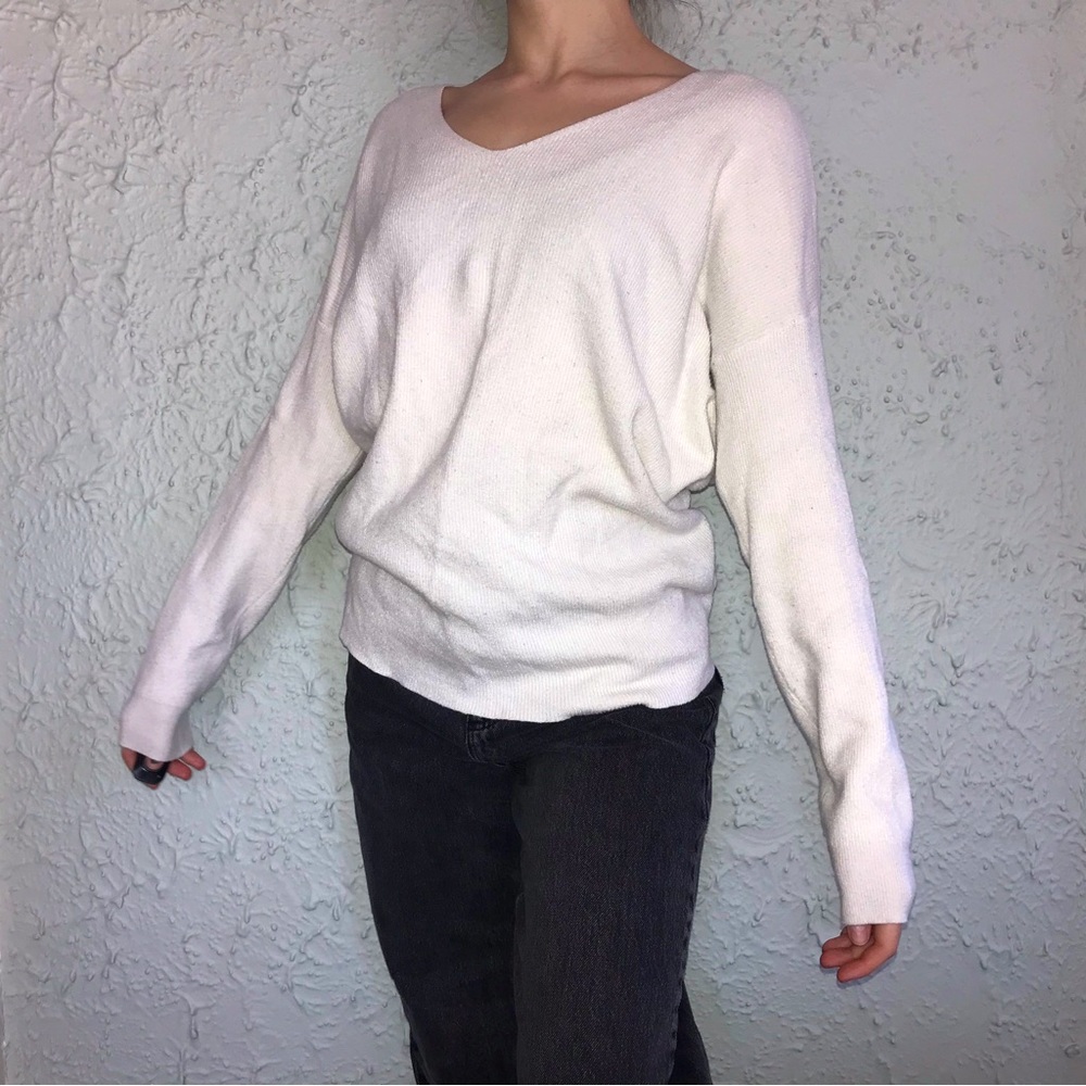 WINDSOR V-neck White Criss Cross Open Back Sweater